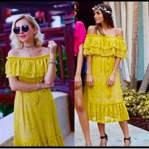 Neiman Marcus Yellow Lace Frill Off the Shoulder Dress Size M